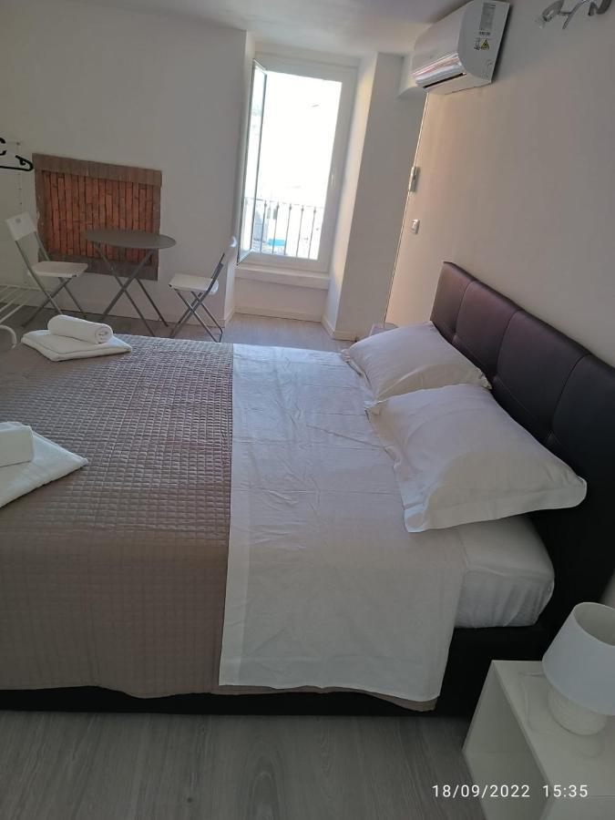 Di Fronzo Guest House T Triggiano Exteriör bild